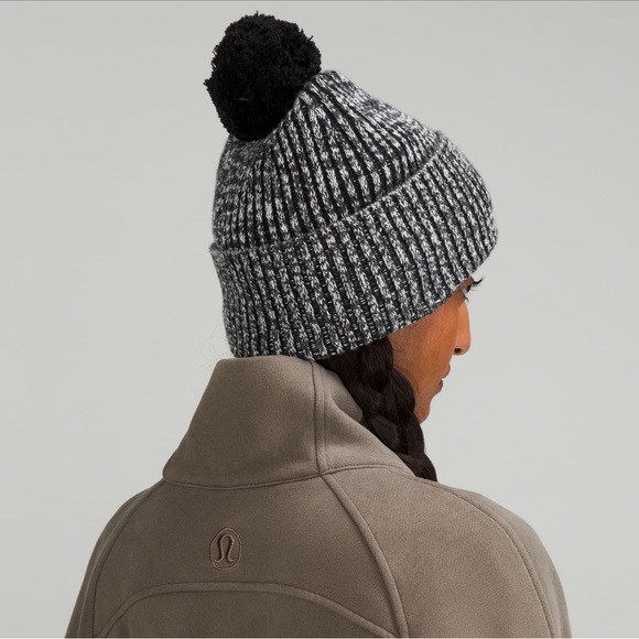 NWT Lululemon Textured Fleece-Lined Knit Beanie - Picture 2 of 2